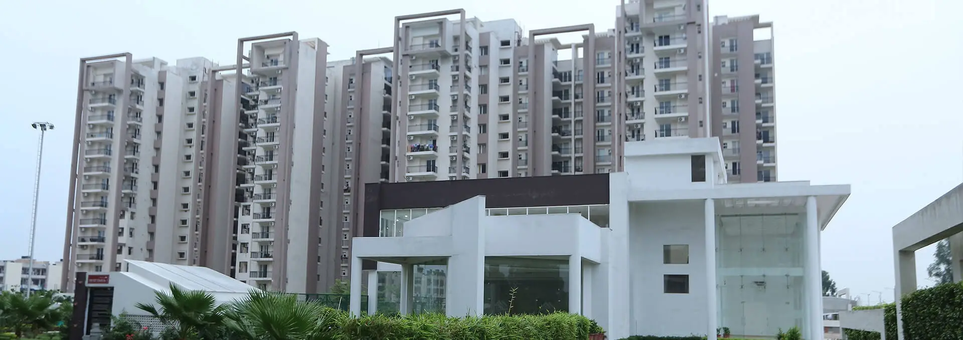 Motia'z Royal Citi - Your Dream Luxury House
